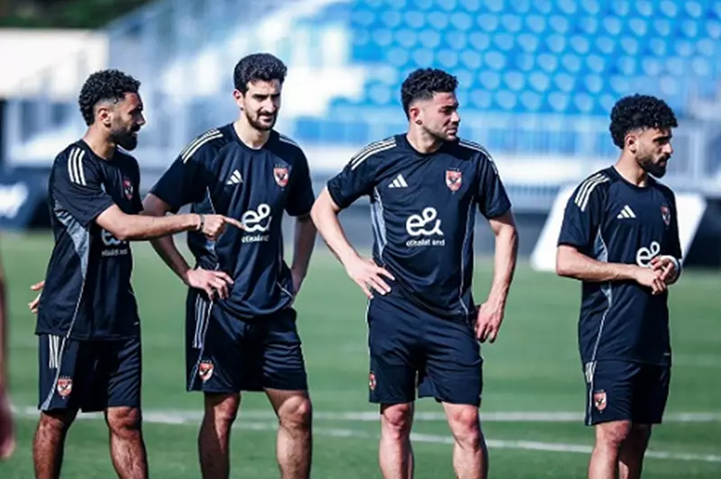 بن رمضان يكشف تفاصيل انضمام علي معلول للأهلي وأهدافه المستقبلية مع الفريق